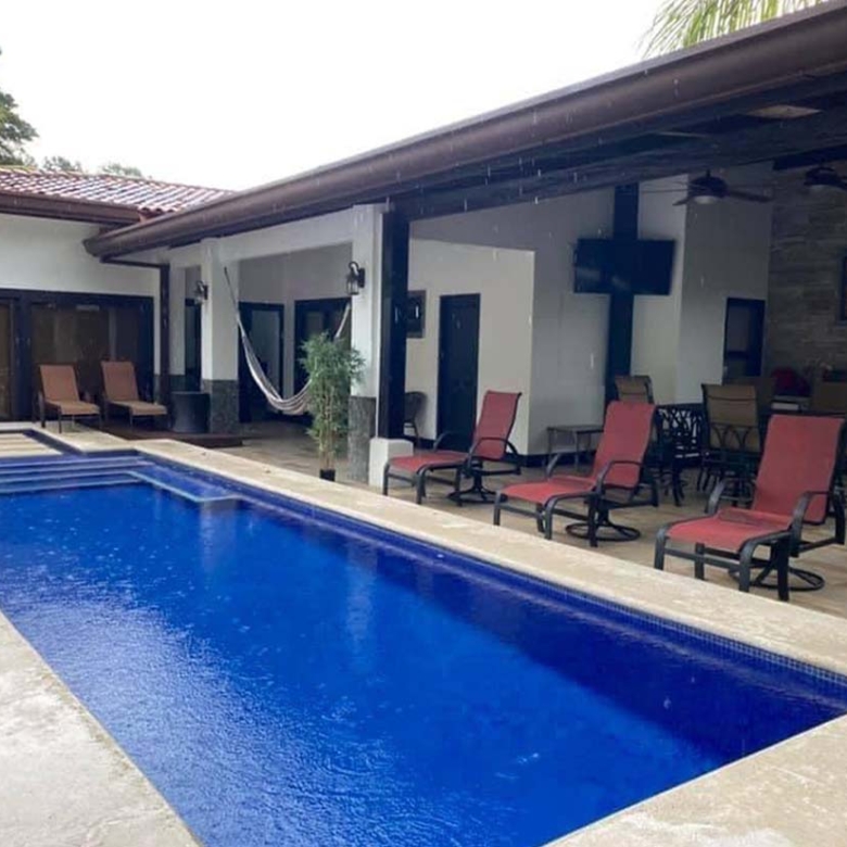 Casa Palma Herradura 4-Bedroom House for sale. Real Estate