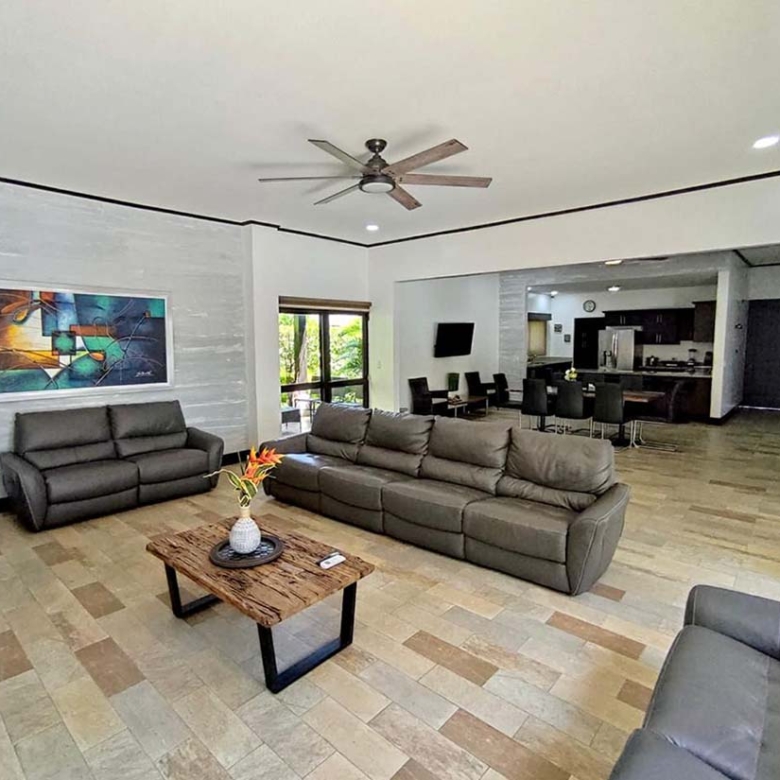Casa Palma Herradura 4-Bedroom House for sale. Real Estate