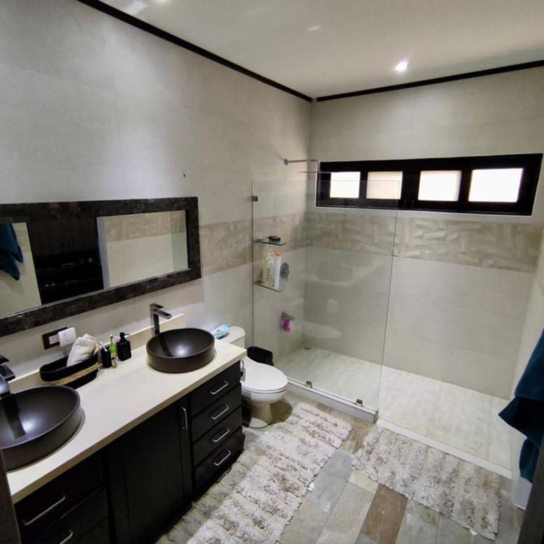 Casa Palma Herradura 4-Bedroom House for sale. Real Estate
